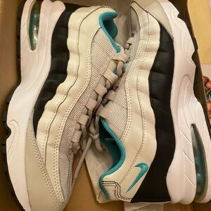 Nike Air Max '95 (GS) size 5Y